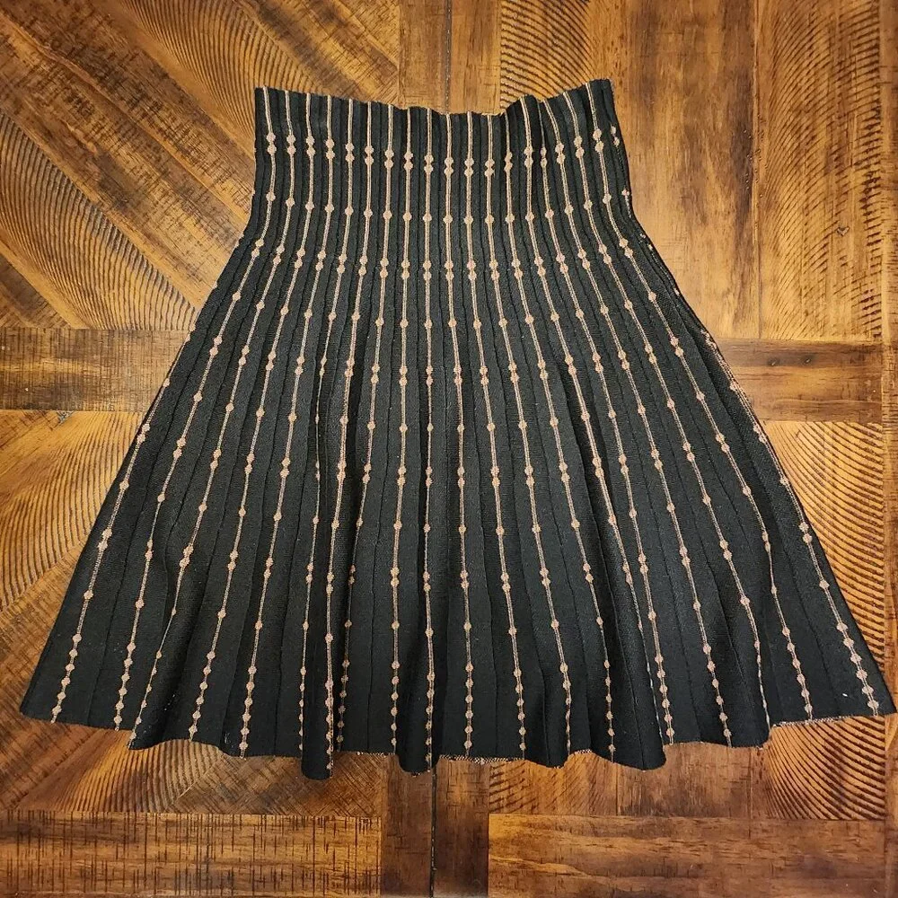 Max Studio Pleated A-line knit skirt | Medium